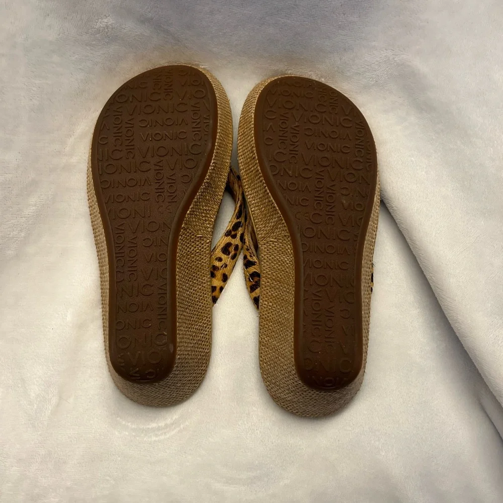 Vionic leopard print sandals - Picture 4 of 4